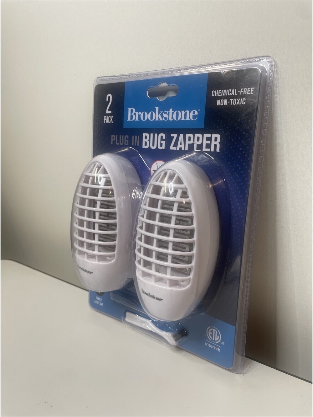 Brookstone Plug In Bug Zapper - Picture 4 of 4